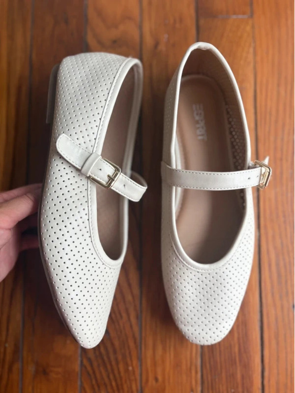 Womens size 7.5 Cream Perforated Esprit Mary Jane Ballet Flats